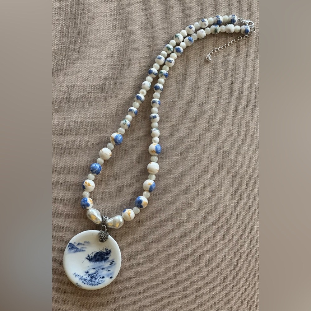 22 inch Porcelain and Pearls bead necklace NWOT - Picture 6 of 14